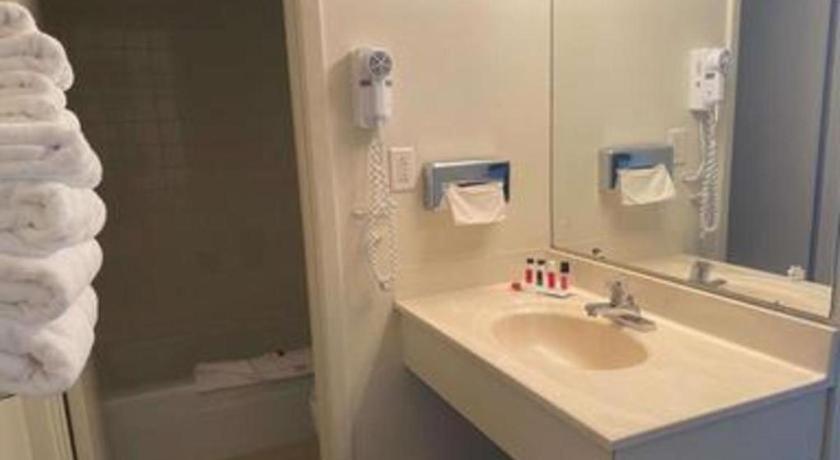 Travelodge By Wyndham Powell Εξωτερικό φωτογραφία